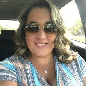 Meet your Posher, Monica